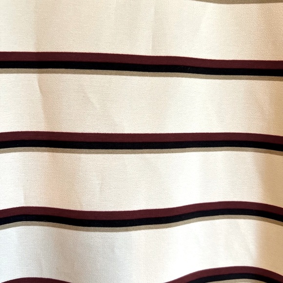 Vince Camuto Women’s Medium wrap blouse never worn. - Picture 4 of 7